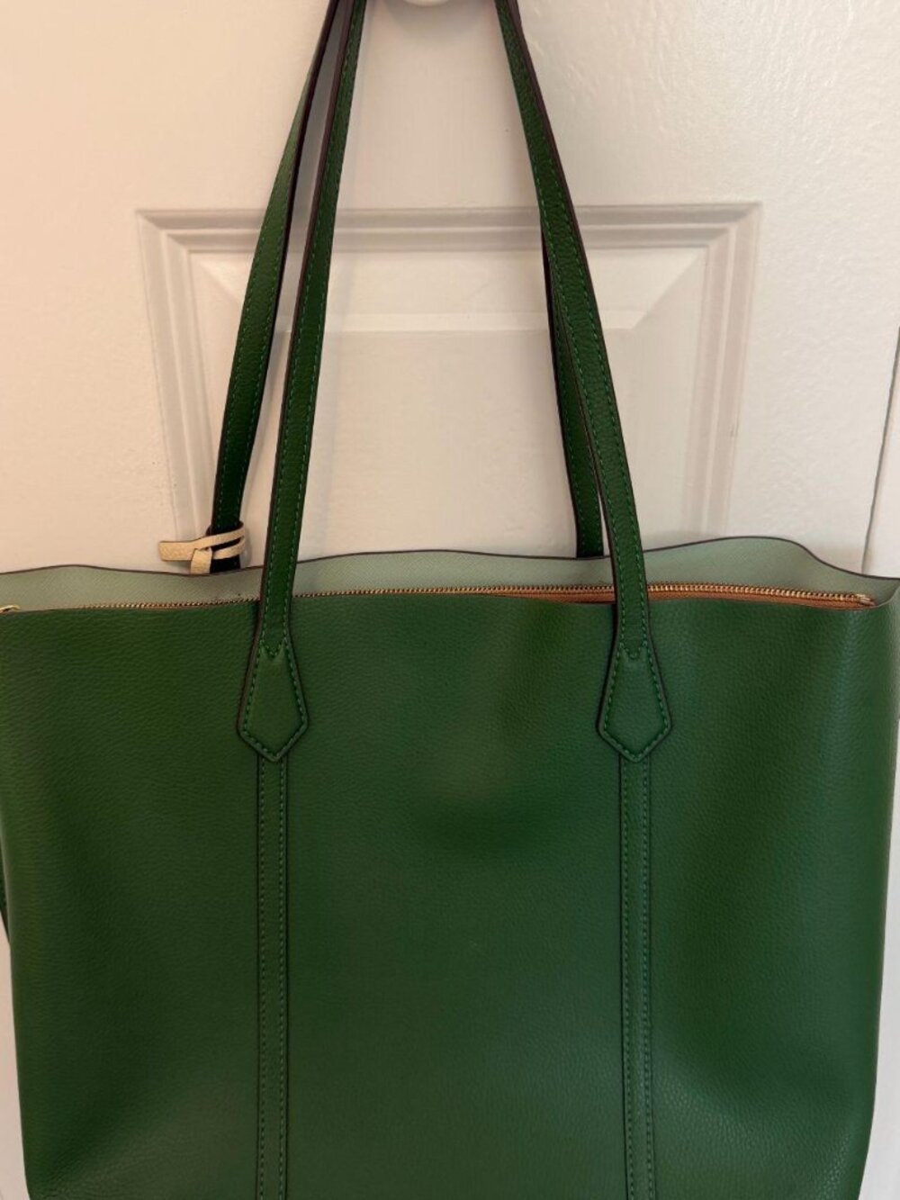 Authentic Tory Burch Perry Triple-Compartment Tote - Picture 2 of 7
